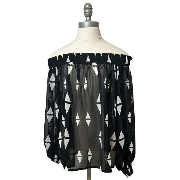 H&M Black White Printed Off The Shoulder Long Sleeve Beachy Sheer Blouse Size 6 - Picture 2 of 10